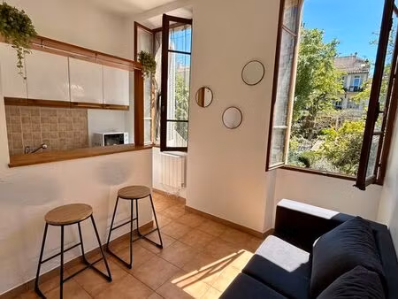 t2 meublé 31m² - baille / timone - calme sur jardins