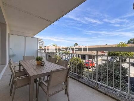 appartement t3 avec terrasse couverte et place de parking