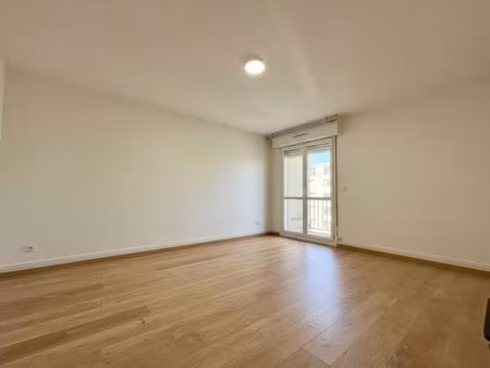 rentabilité immédiate à évry ? 4 pièces déjà loué 1900 / mois