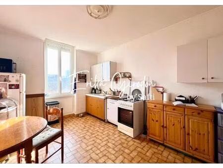 appartement t3 avec garage et greniers