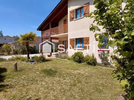 maison t4 de 210 m² avec appartement t3 independant  garage  terrasses  au calme.