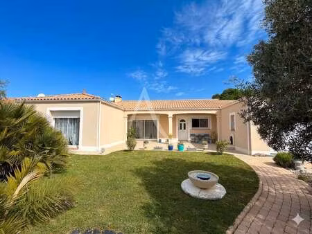 vente maison à givrand (85800) : à vendre / 133m² givrand
