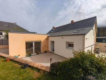 maison située dans le centre de montgermont