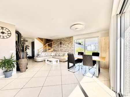 villa contemporaine avec studio indépendant et vue magnifiqu