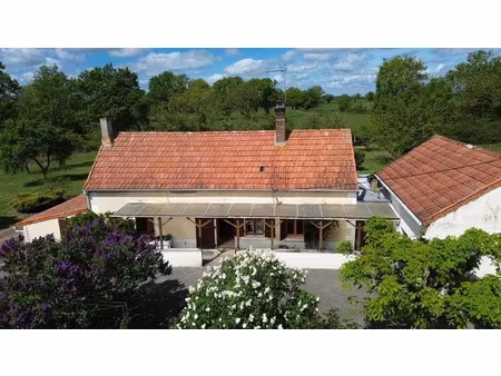 vente maison 3 pièces 70 m² à saint-christophe-en-boucherie (36400)  61 600 €