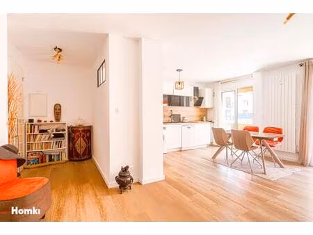 antibes – 3 pièces traversant avec terrasse plein sud – centre-ville