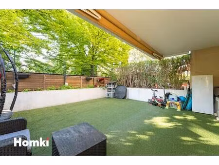 appartement t3 de 75 m2 à marseille 13008  rue marie louise