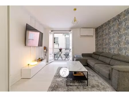 nice // vieux-nice - rue du château : studio / balcon / rénové