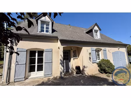 entre tours et loches: idéalement situé.