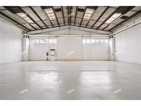 location local d'activités l'ile st denis 2 275 m²