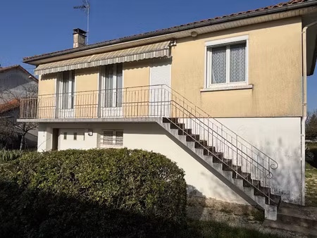vente maison 6 pièces 87 m² à ruffec (16700)  97 300 €