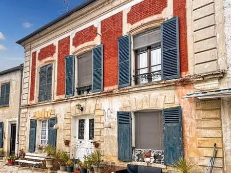 prestigieux immeuble de rapport en vente à crespières  france