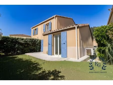 maison 4 pièces 85 m² avec garage  jardin et piscine en résid
