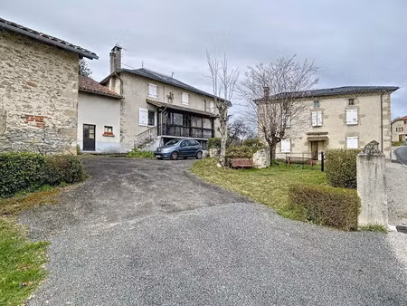 vente ferme 10 pièces 274 m² à latronquière (46210)  170 000 €