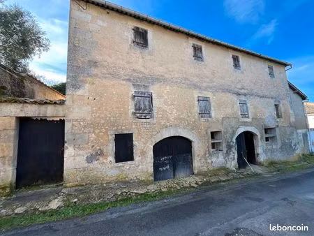 immeuble 300 m² mirambeau