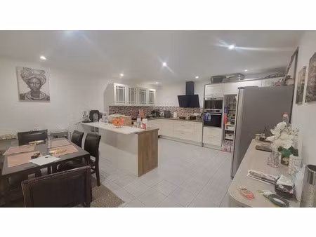 vente maison 5 pièces 160 m² cavignac (33620)