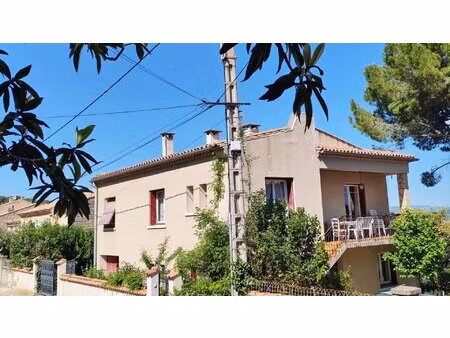 belle propriete au calme et proche des commodites