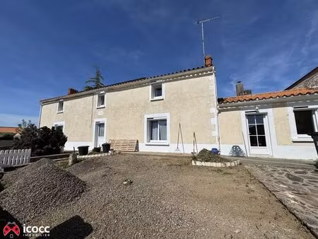 maison familiale au magnils reigniers