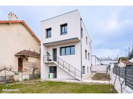 maison récente 149 m² avec appartement f2 indépendant