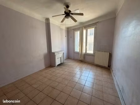 t3 73m²- saint barnabe - rue montaigne - fort potentiel -a renover