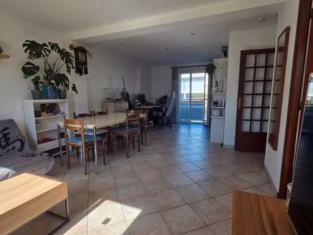 appartement lumineux 54m² balcon + cave