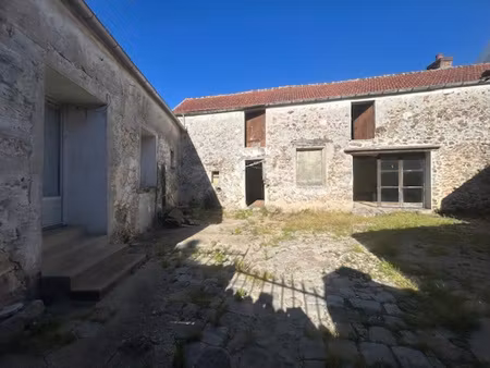 marcoussis - ensemble immobilier a renover - 210 m2 utiles - grange et dependances - idéal