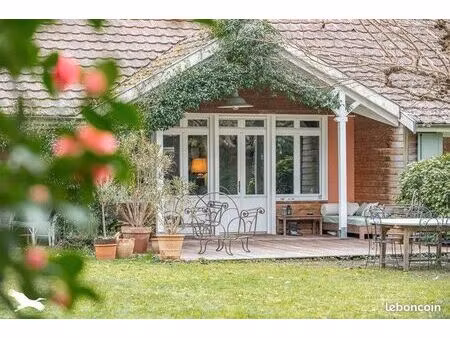 maison 8 pièces 192 m²