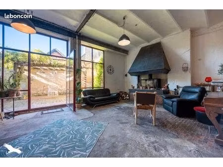 maison de ville 7 pièces 219 m²