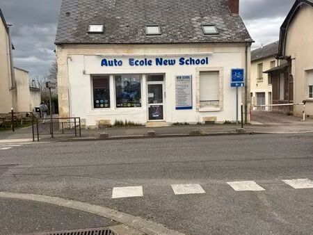 à vendre local et appartement