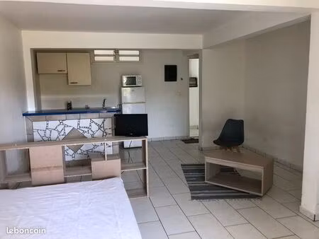 loue studio climatisé à didier