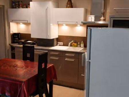 charmante mancelle proche gare avec 1 chambre rez-de-chaussée de chaussée