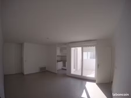 grand t1 non meublé dernier étage