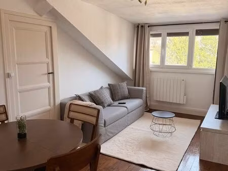 t2 bis 65m2 rénové - 5min de la gare / 30min de genève