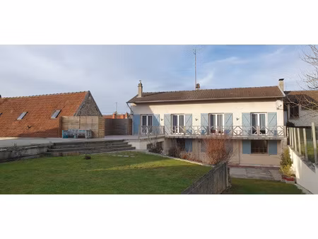 grande maison avec 3 garages et jardin