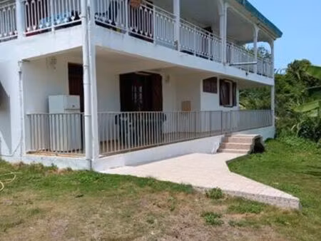 bas de villa meublée située à dampierre gosier f3