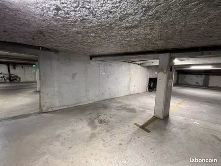 parking sous terrain gare tramway tours