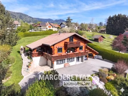 chalet - vue dégagée - calme - 164 m² habitables - 2705 m² de terrain clôturé - cœur de...