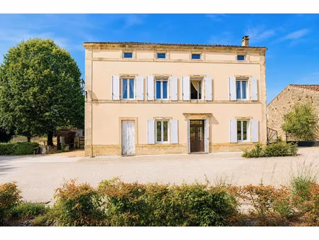 vente maison 8 pièces 193 m² à courcôme (16240)  229 900 €