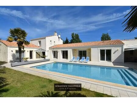 maison t7 prestige avec annexes et dépendance