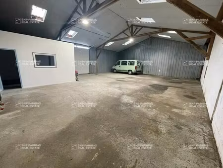 location local d'activités 255 m²