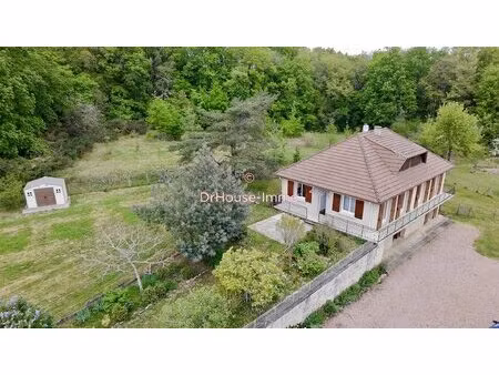 maison familiale avec sous-sol et beau parc à milhac-de-nontron