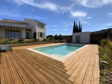 vente maison avec piscine calme et verdure