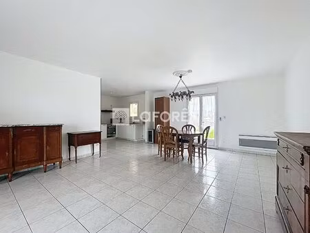 maison plain-pied  3 chambres et garage.
