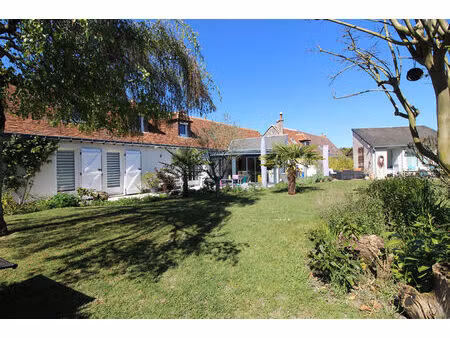 vente maison 7 pièces  140.00m²  bléré
