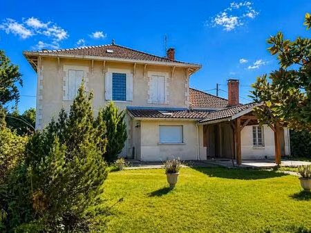 maison de luxe 5 chambres en vente à salles  nouvelle-aquitaine