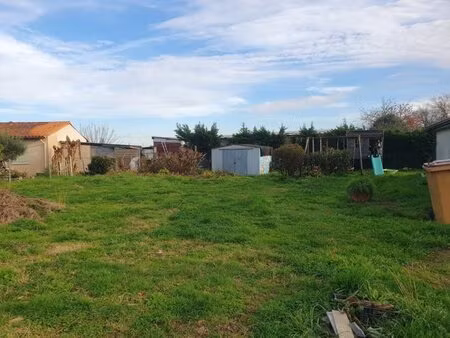 terrain à bâtir à la lande-de-fronsac (33240)