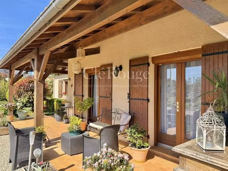 a quelques minutes à pied du coeur de monségur - charmante maison entretenue avec soin