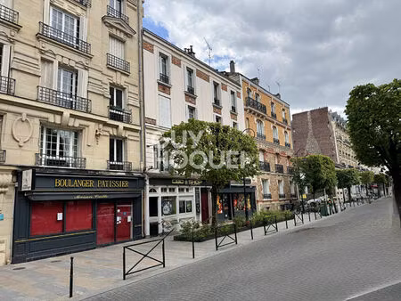 location local commercial