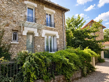 gare de clamart maison de 176.25 m² de surface utile et 140 m² habitables