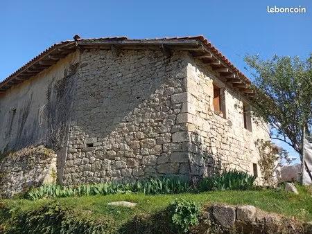 authentique maison en pierre avec bolet et four à pain - potentiel rare !